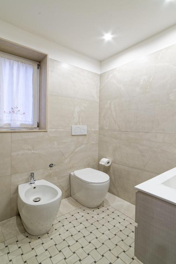 La Porta Di Mezzo Apartment Катания Екстериор снимка